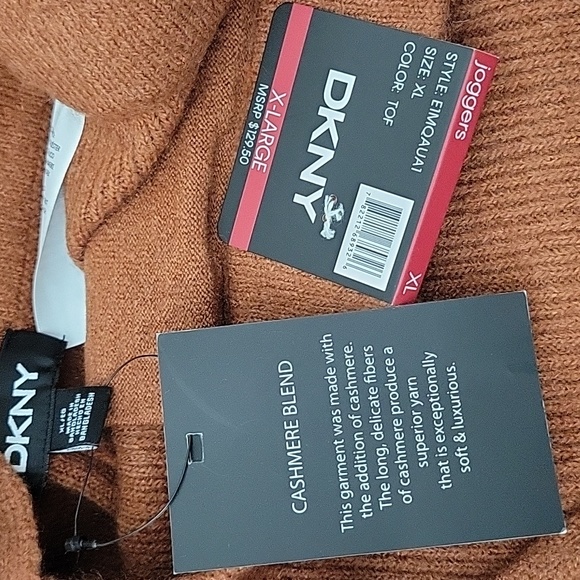 DKNY Cashmere Blend Jogger Set - Picture 15 of 16